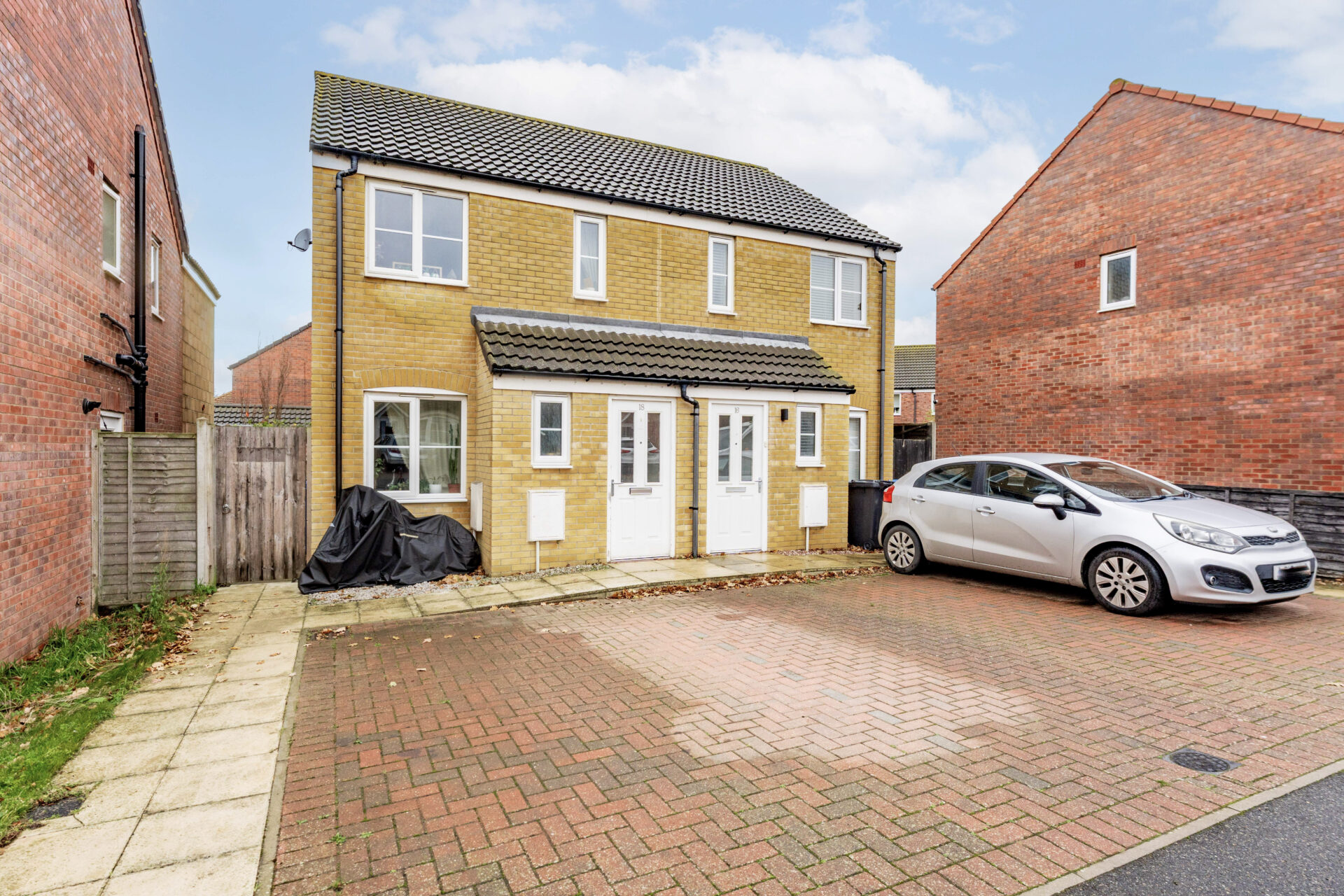 Hunton Road, Oulton